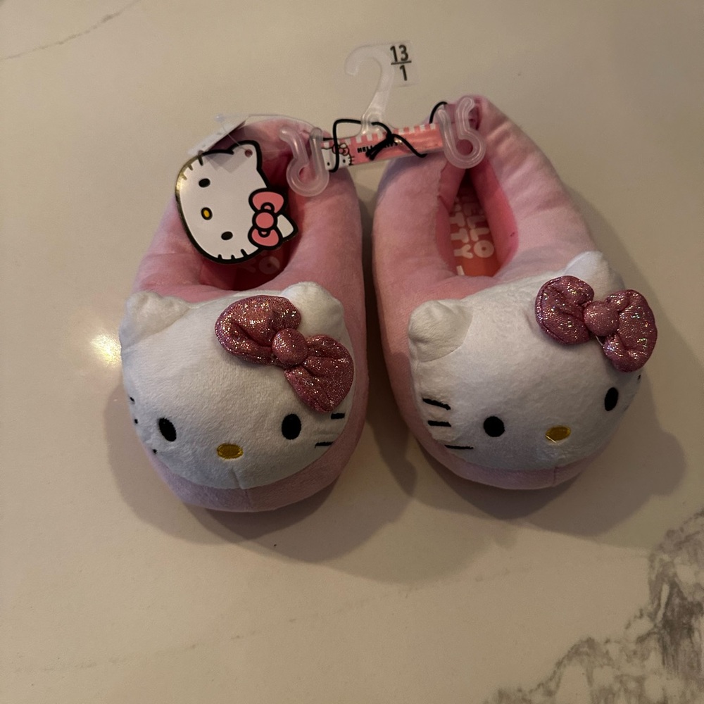 Hello Kitty Slippers NWT